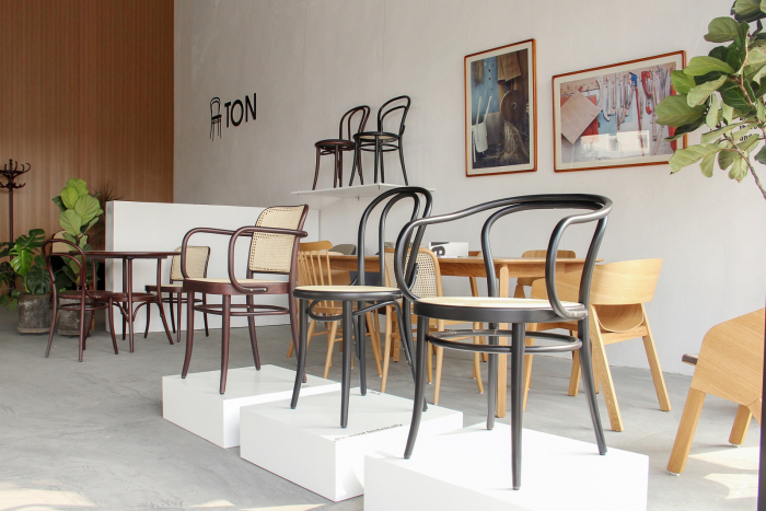 Beijing Ton Designed Chairs And Tables