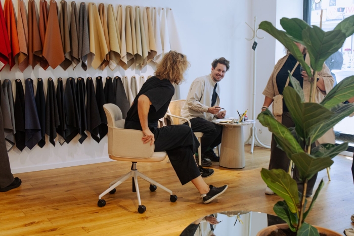 ton-design-blok-suavida-in-crowd