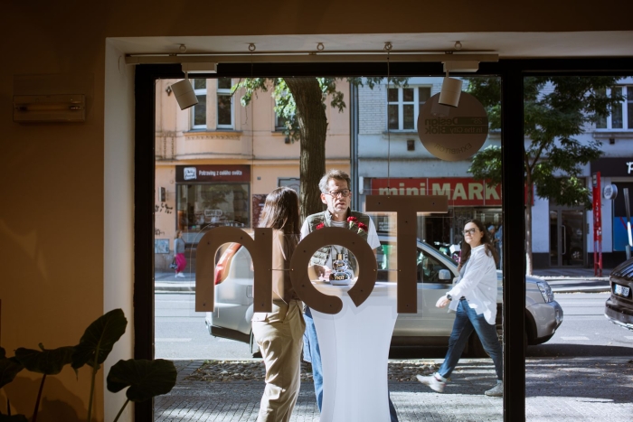ton-design-blok-ton-from-inside