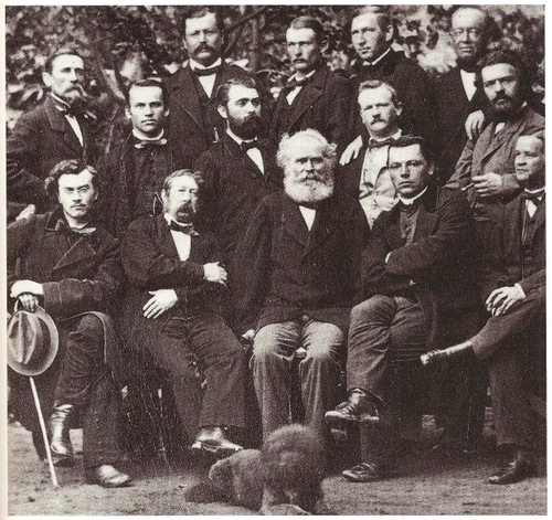 609255c79899e2de7ad3445c_zamestnanci + Thonet 1-p-500