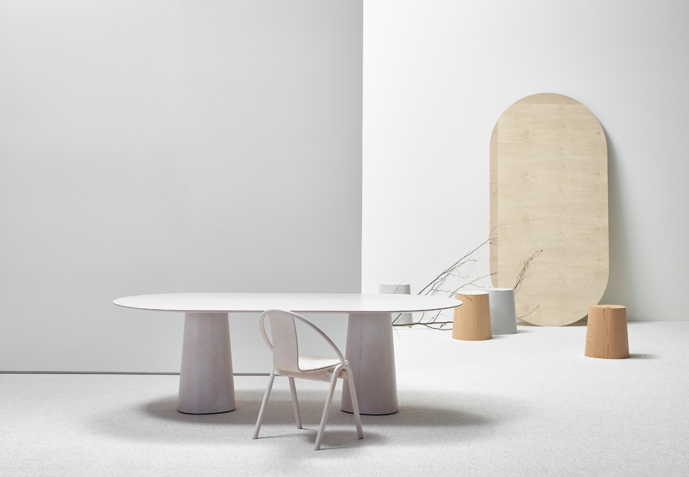 P.O.V. 464 beech_B276_lacquer_oval 120x240 cm_chamfer edge_P.O.V. stools_beech natural oil_beech B49_Again beech_B276