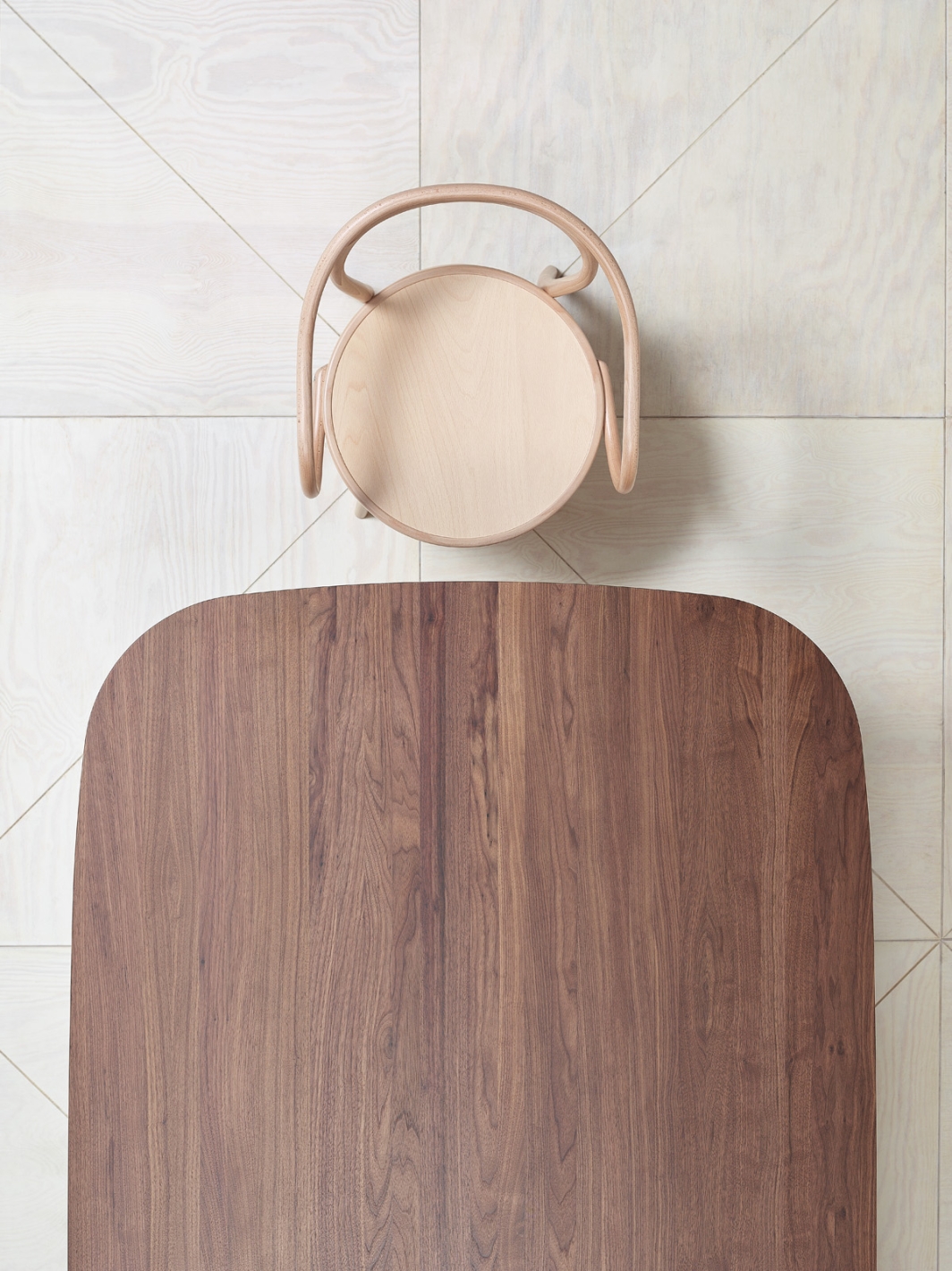 P.O.V. table 466 top americal walnut_oil_spherical 130x260cm_radius edge_armchair 30_beech natural_lacquer (7)